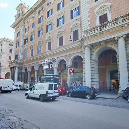 Piazza Vittorio Emanuele II Halldis Apartment Рим Экстерьер фото